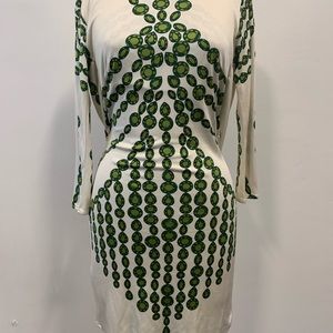 Bring 70th vibe. Super chic geo print & style that make you the queen.